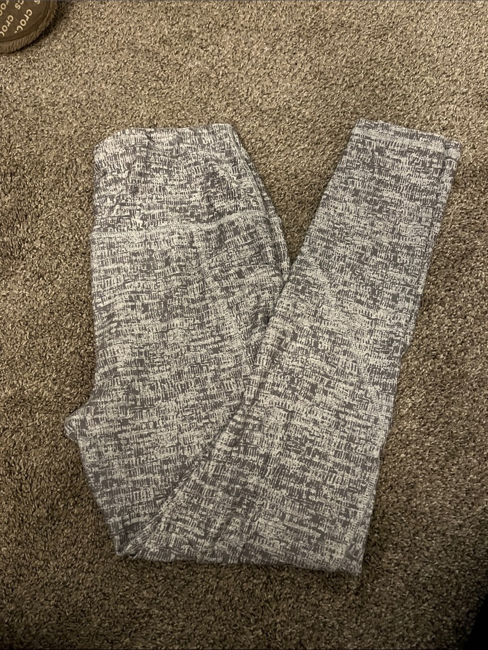 Scorpio Sol Gray Marled Knit Leggings